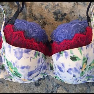 Lot of 3 Elle McPherson Intimates bras 34D